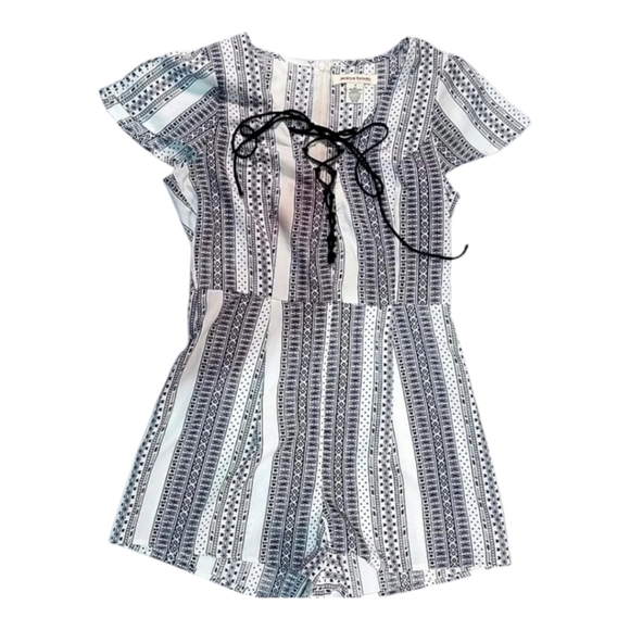 Jealous Tomato Striped Shorts Romper Tie Front Bust sz M - Picture 1 of 11